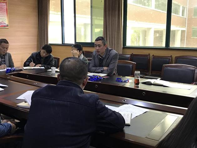 学工处处长杜成星发言