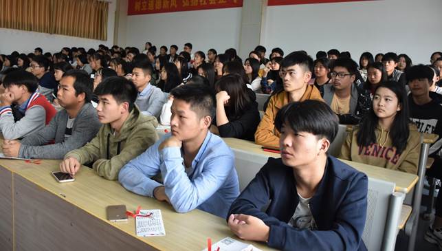 认真聆听 (2).jpg