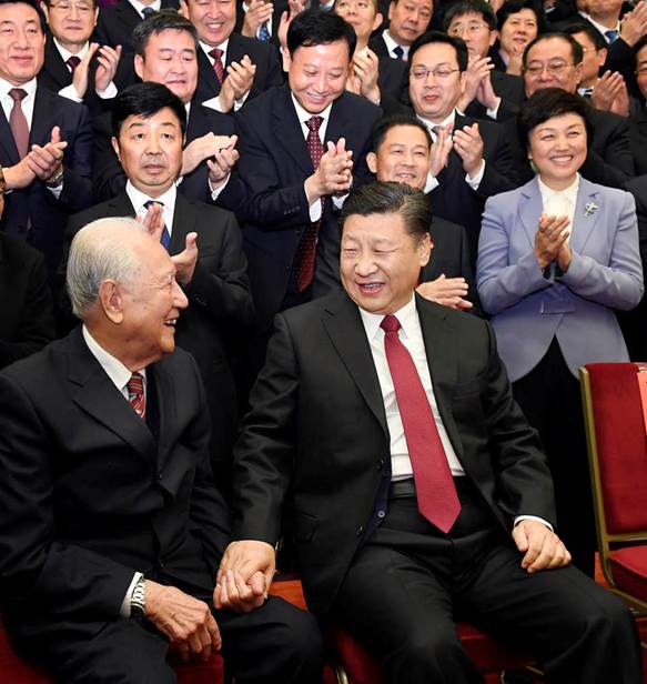 说明: 十个细节，感受习近平的初心