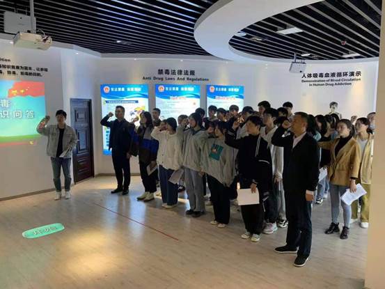说明: f03287bbe7fe00865fca55d053af566