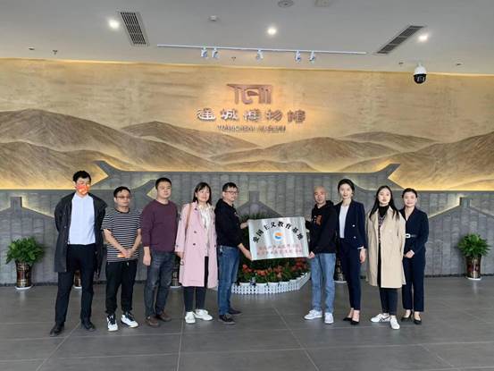 说明: f64e259a8e86d15a3f7e4d6c90a32f2