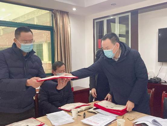 说明: 7b88e3632149e2e8d9f05a78bd59cca