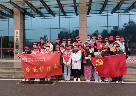 说明: b7b046a8605e9cd2bc76382774f07c3