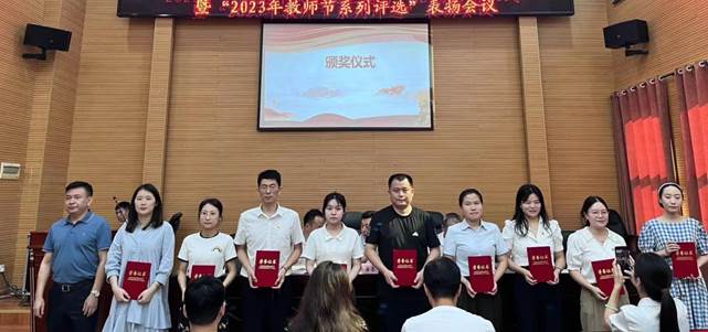 说明: 01383e3e19f66ded2e2a77874987e4e