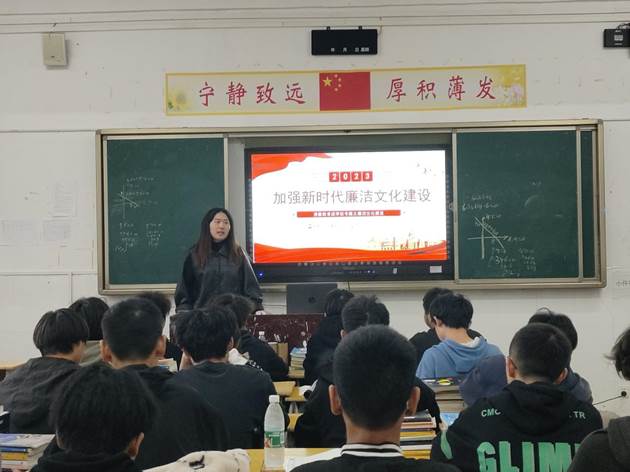 说明: f9ac60b0f94631382b862ca9dc80d3a