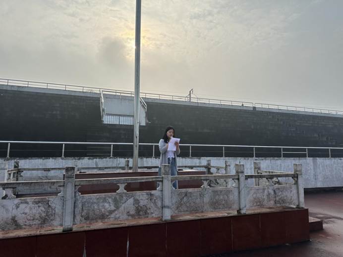 说明: e087fa4ebcf4d4a4db3f6f5a163d252