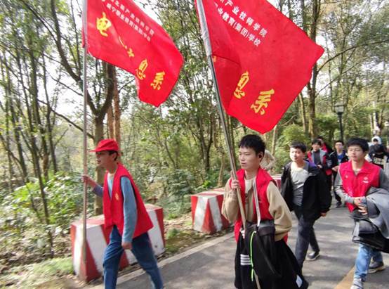 说明: 2319f13b2b166a4aca3fdfcfdad3594