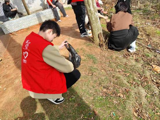 说明: eed01eac616bd6de12b3f6c1d6c2094