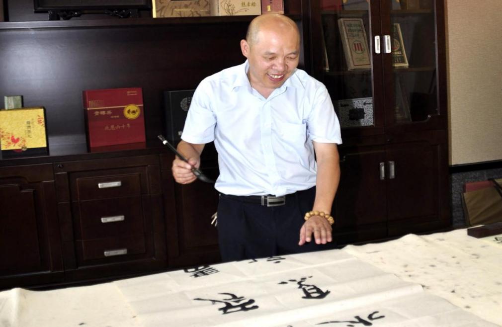 “翰墨映初心 诗魂传薪火”--我校教师硬笔书法评选结束，线上展来啦！