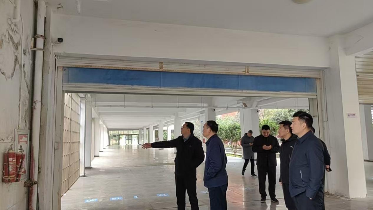 一年春作首，万事早为先  ——樊斌校长带队开展春季开学准备工作专项检查