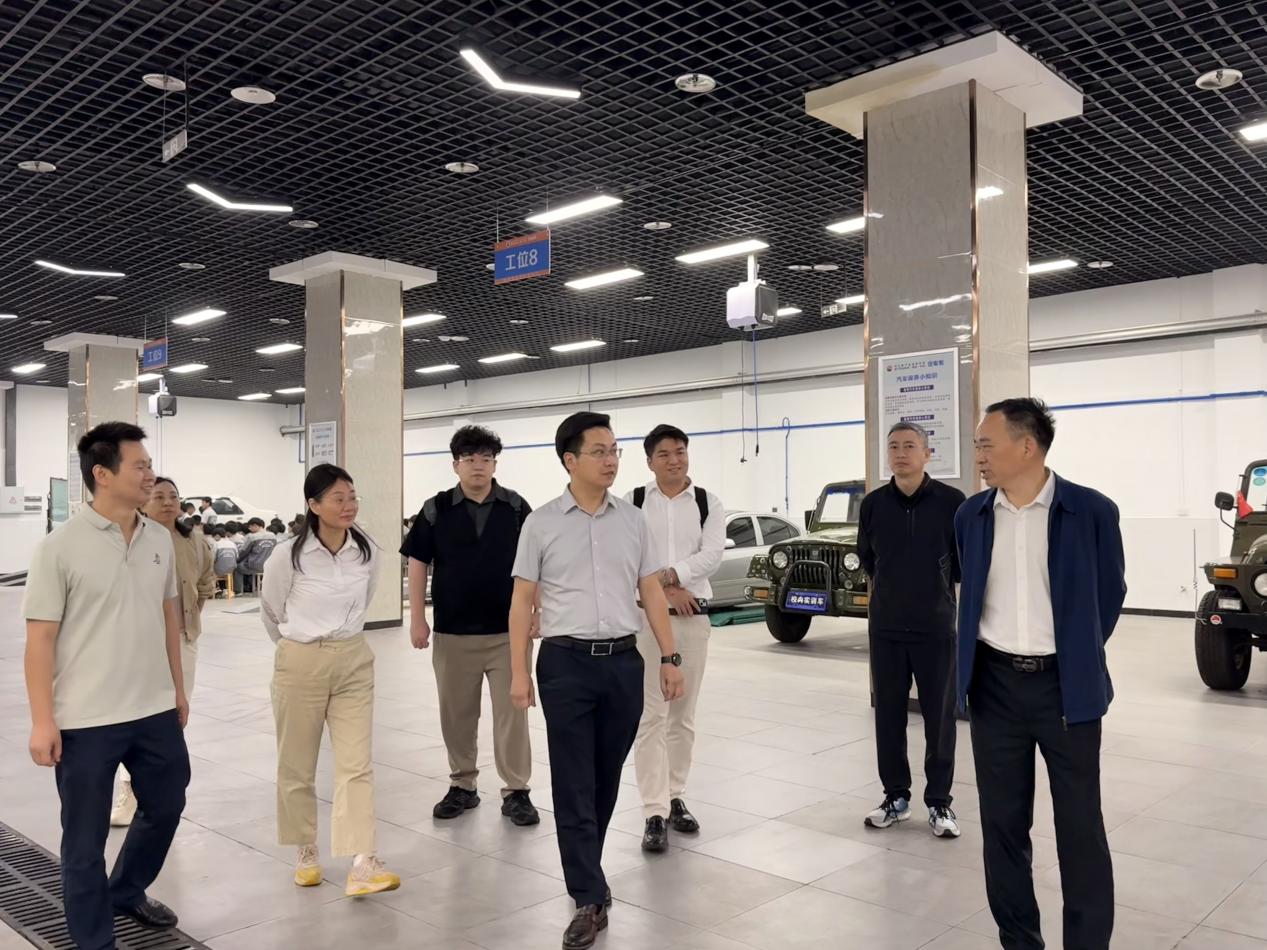深化产教融合 赋能人才培养——蔚来汽车专家组莅临我校调研指导