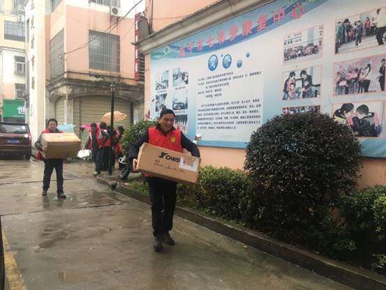 说明: E:\网盘\腾讯微云\云同步\党支部文件\20190306\学雷锋参加义工\文章使用相片\QQ图片20190308091134.jpg