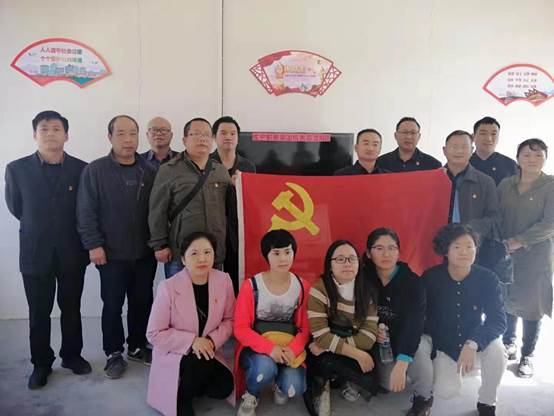 说明: 通城扶贫1.jpg