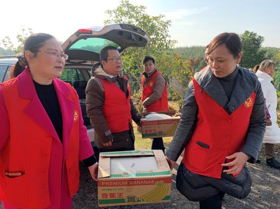 说明: E:\netdisk\weiyun\云同步\党支部文件\20191204敬老院\微信图片_20191204161749.jpg