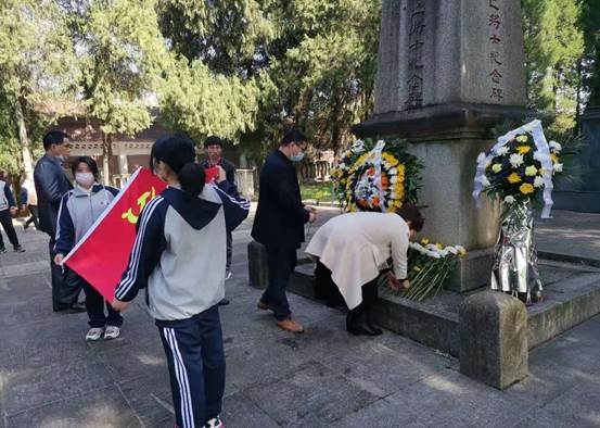 说明: C:\Users\Administrator\Desktop\团总支\清明祭扫活动\活动照片\微信图片_20210325134016.jpg