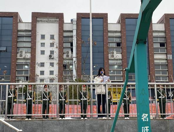 说明: 2ef9ac384a4ad1eae703fb7731f05c5