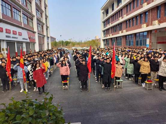 说明: 6a5b236a5577c46a71995211c237ae1