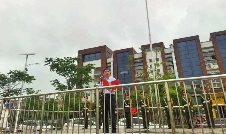 说明: 5330c1be2408a6b518054d3311f07de