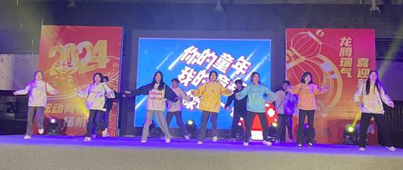 说明: c7809724ce62a4bb422035acd0aa25e