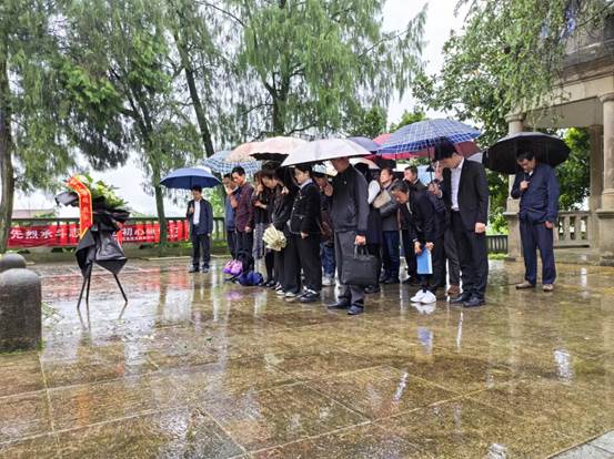 1b7bfc7b1b13cfc5ce363bf4a043d5e