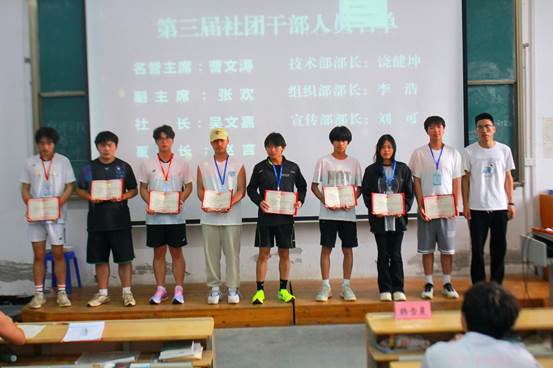 说明: 959aaf1fe2efc76723f8f3c9e629b68
